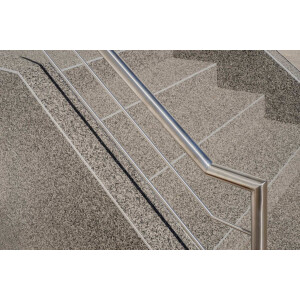 Steinteppich Epoxidharz Set Innen & Außen (ca. 28kg / 2-2,5m²) | Bianco Carrara | 25kg 2-4mm Marmorkies + 3L, 2K Epoxidharz Bindemittel | Für Balkon, Terrasse, Treppen, Garage